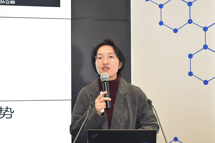 吴爱华2.jpg 吴爱华2.jpg