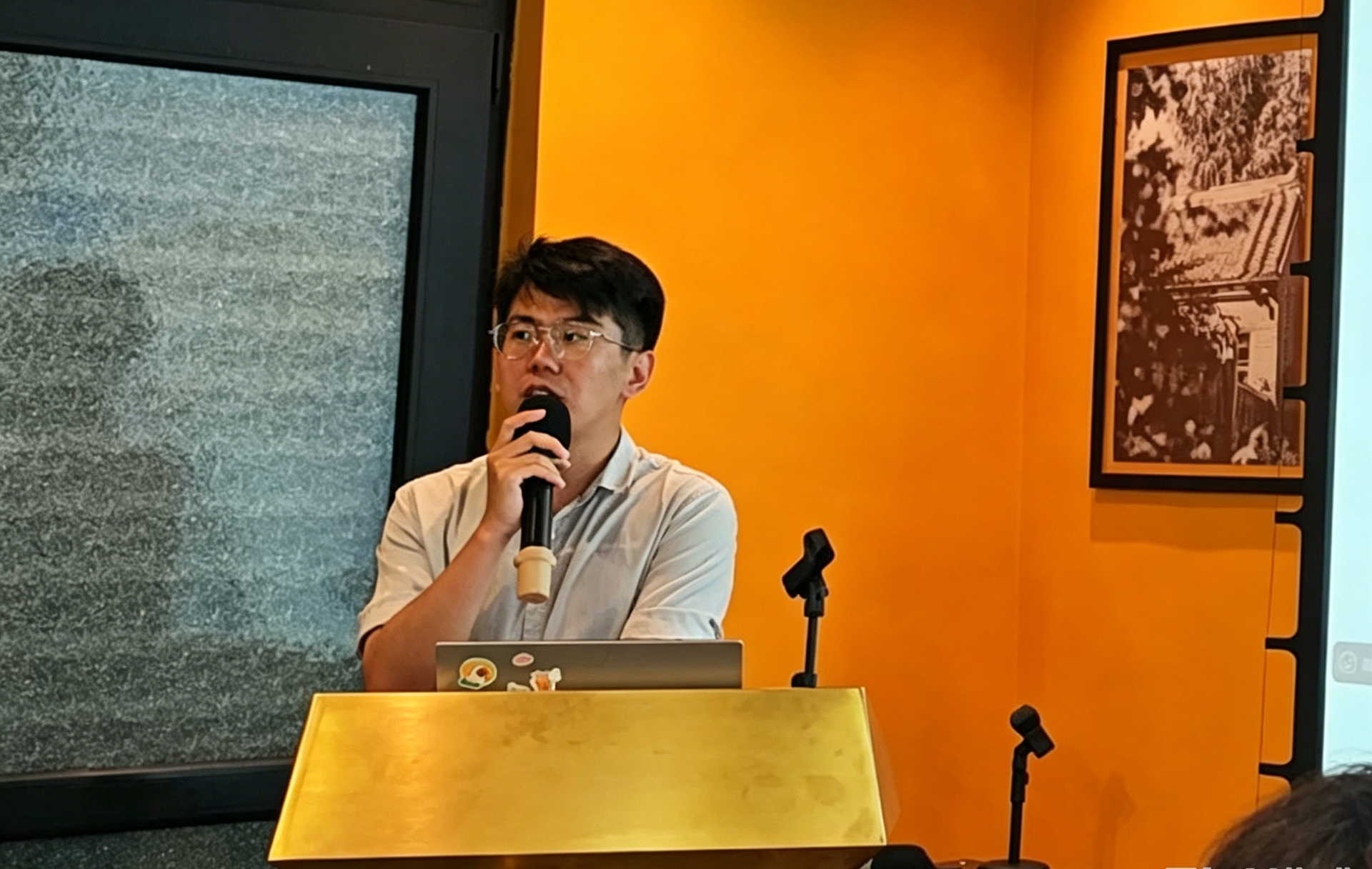 贾小卜.png